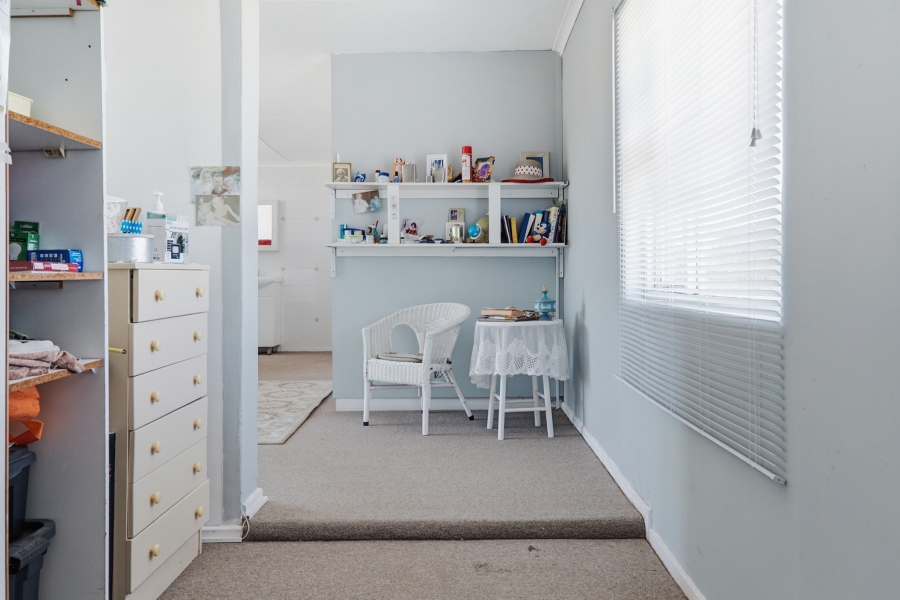 5 Bedroom Property for Sale in Myburgh Park Western Cape